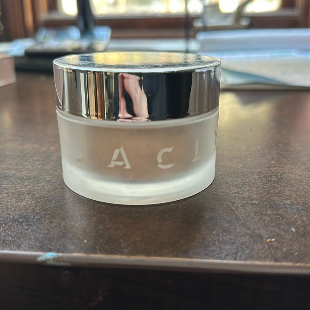 Jaclyn Cosmetics Luminous Powder in Brighten Up